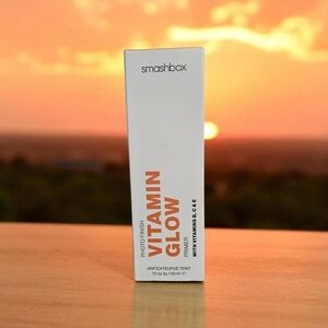 Smashbox Vitamin Glow Primer - White and Orange Packaging